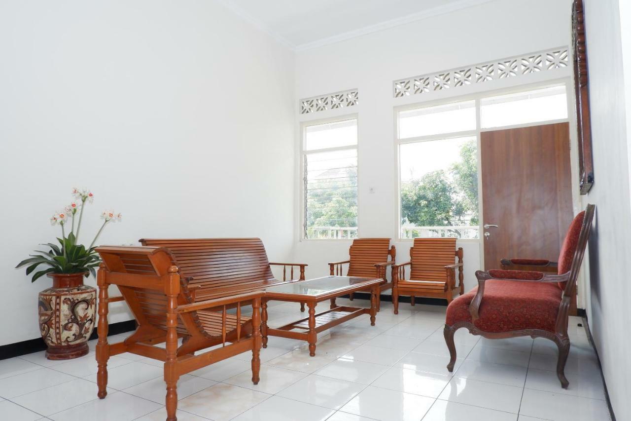 New Mira Hotel Semarang Exterior foto