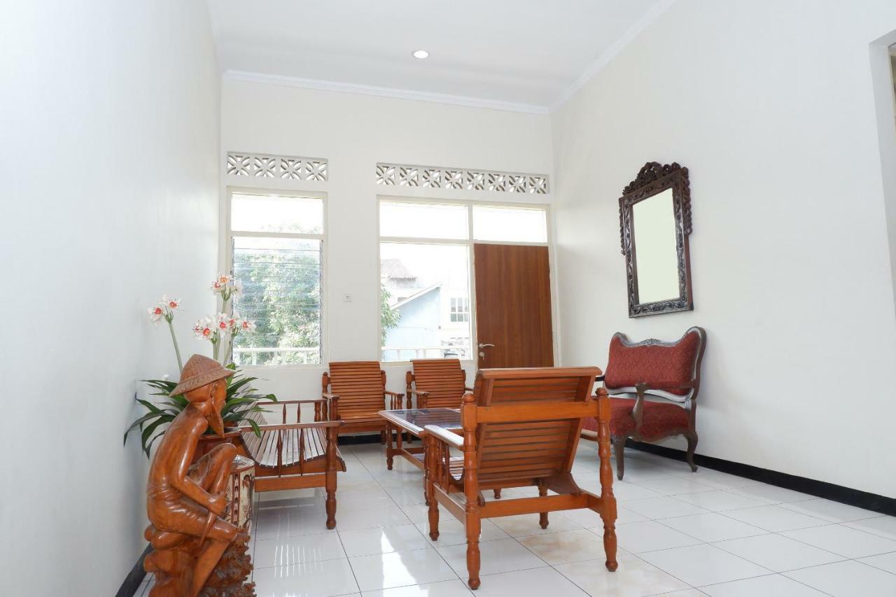 New Mira Hotel Semarang Exterior foto