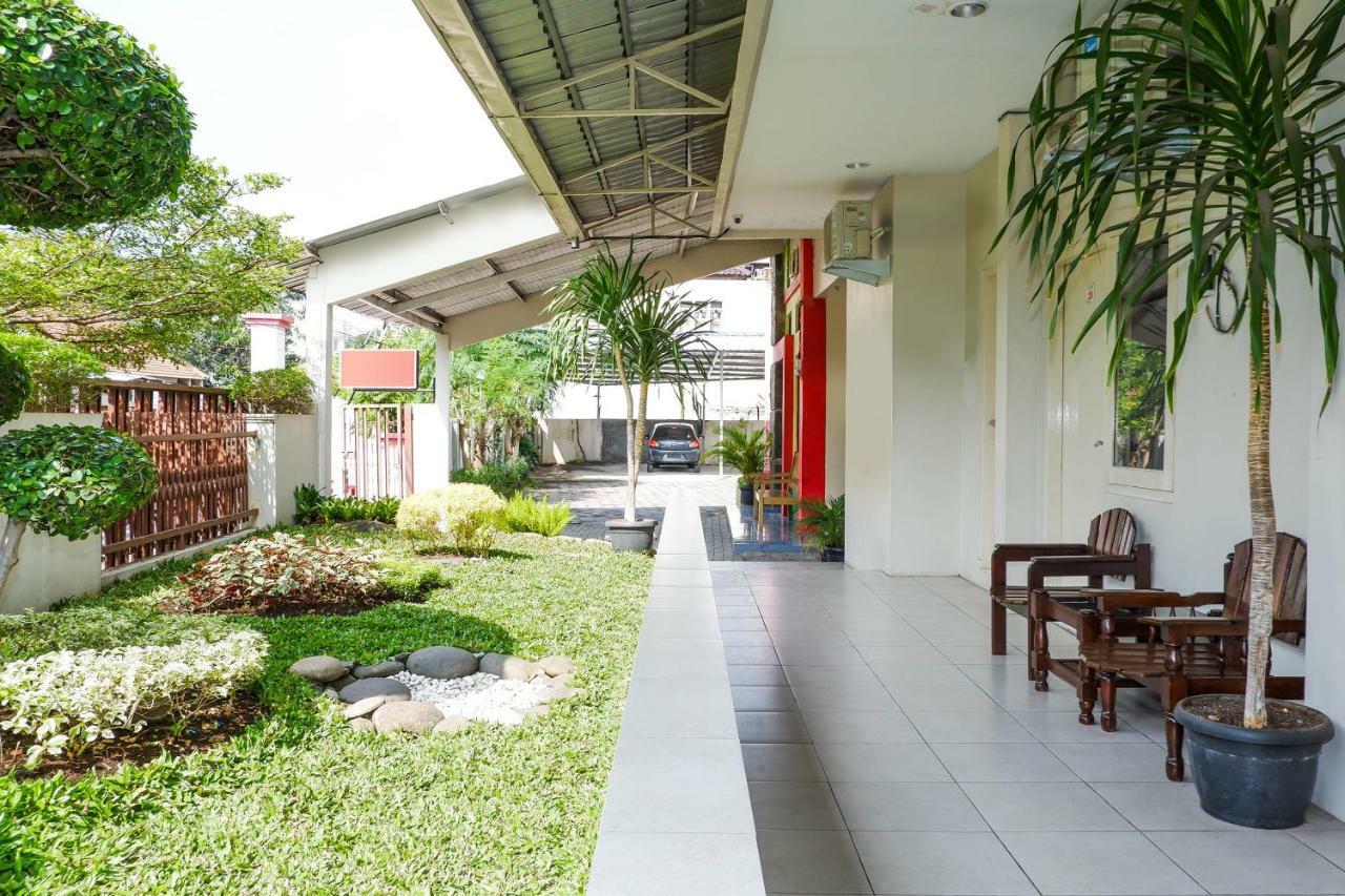 New Mira Hotel Semarang Exterior foto